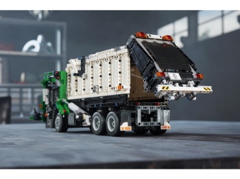 LEGO Technic 42078  TRUCK