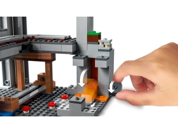 LEGO Minecraft 21169 Pierwsza przygoda