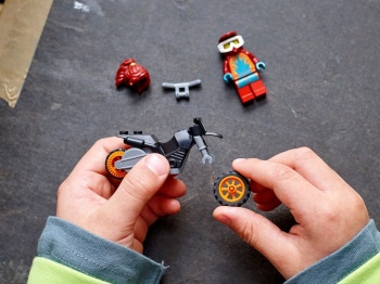 LEGO City 60311 Ognisty motocykl kaskaderski