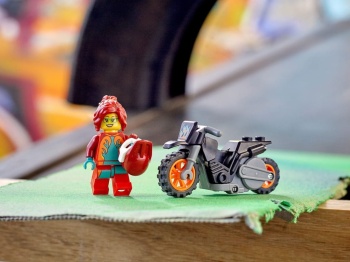 LEGO City 60311 Ognisty motocykl kaskaderski