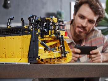 LEGO Technic 42131 Buldożer Cat D11T