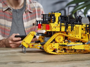 LEGO Technic 42131 Buldożer Cat D11T