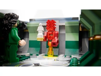 LEGO 76156 Super Heroes Domo powstaje