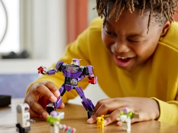 LEGO 76831 Disney Lightyear  Starcie z Zurgiem