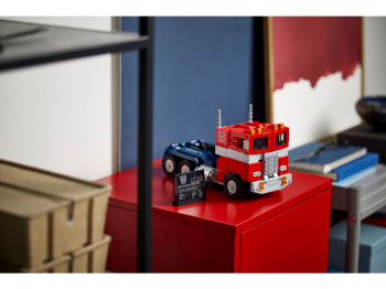 LEGO 10302 Icons Optimus Prime