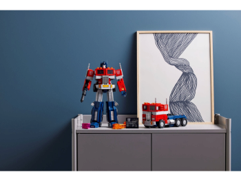LEGO 10302 Icons Optimus Prime