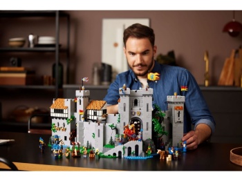 LEGO 10305 Icons Zamek rycerzy herbu Lew