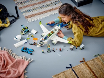 LEGO Samolot pasażerski dla dzieci w wieku od 7 lat