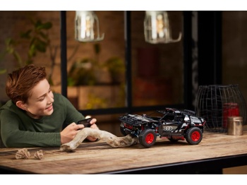 LEGO 42160 Technic Audi RS Q e-tron