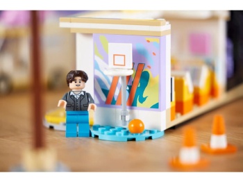 LEGO 21339 Ideas BTS Dynamite
