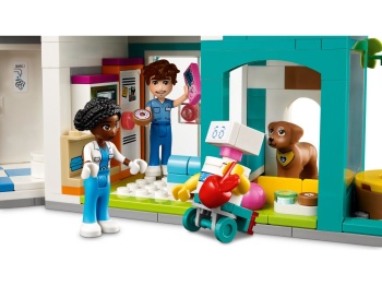 LEGO 42621 Friends Szpital w mieście Heartlake