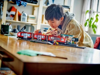LEGO 60423 City Tramwaj miejski ze stacją