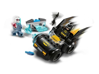 LEGO 76301 Super Heroes  Batman i batmobil kontra mr. Freeze