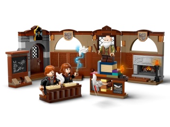 LEGO 76442 Harry Potter  Zamek Hogwart: zajęcia z zaklęć i uroków