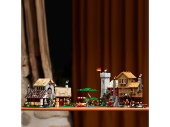 LEGO 10332 Icons Średniowieczny plac miejski