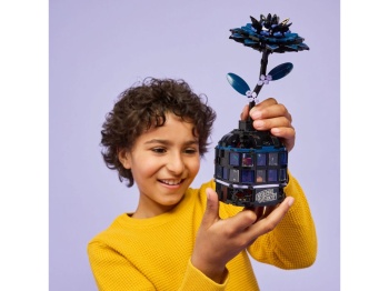 LEGO 76784 Wednesday Kwiat czarnej dalii