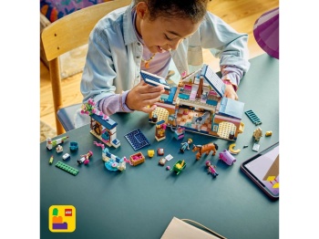 LEGO 42688 Friends Stadnina i szkółka jeździecka