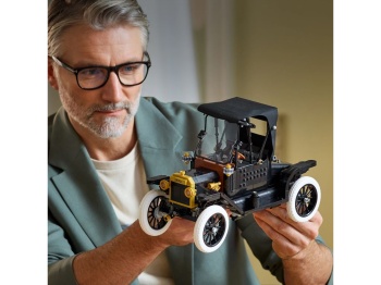 LEGO 11376 ICONS Ford Model T