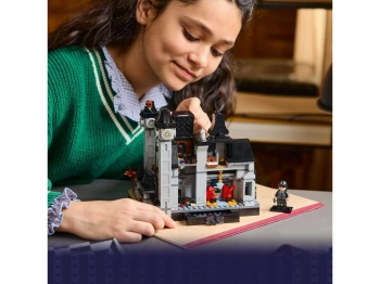 LEGO 76788 Wednesday Akademia Nevermore