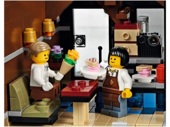  LEGO Creator 10255 Plac Zgromadzeń